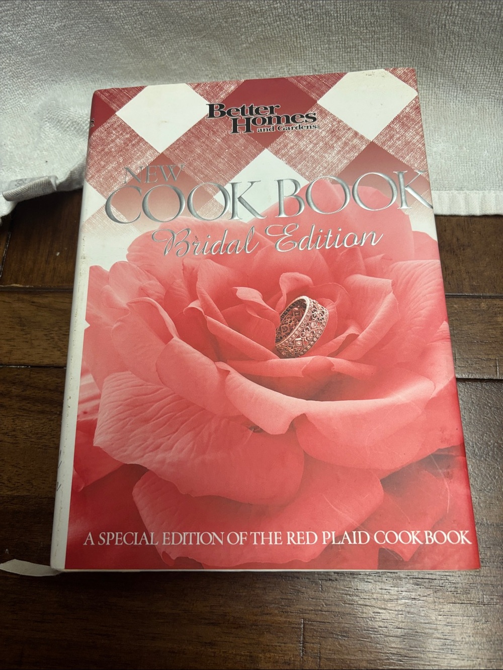 Better Homes And Gardens Bridal Edition Cook Book - Red